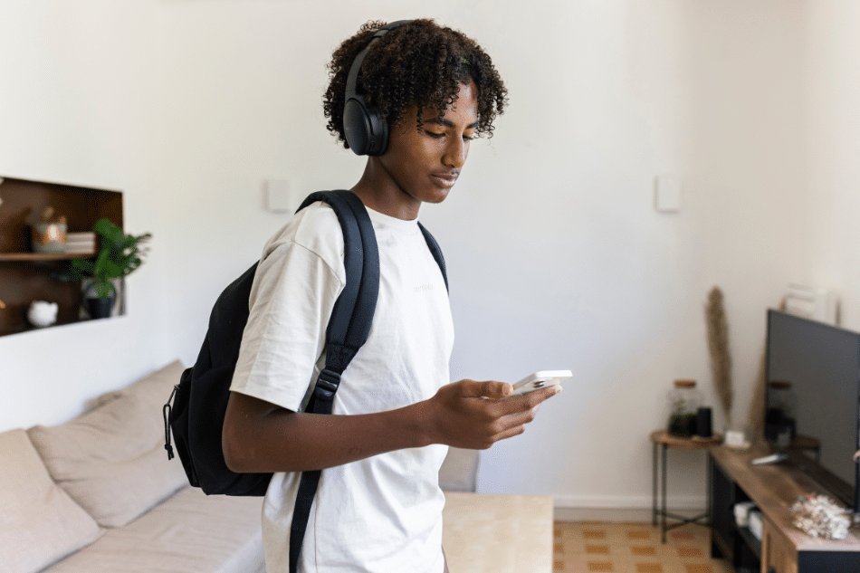 Mental Health Apps and Online Communities for Military Youth