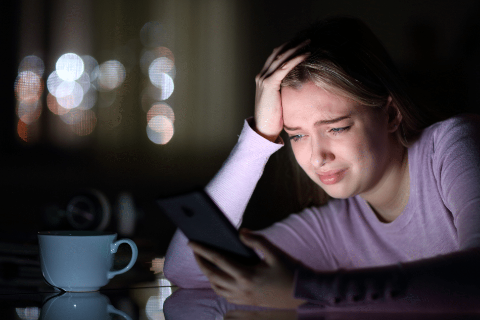 How Teen Moms Can Use the 988 Suicide and Crisis Lifeline for Mental Health Emergencies
