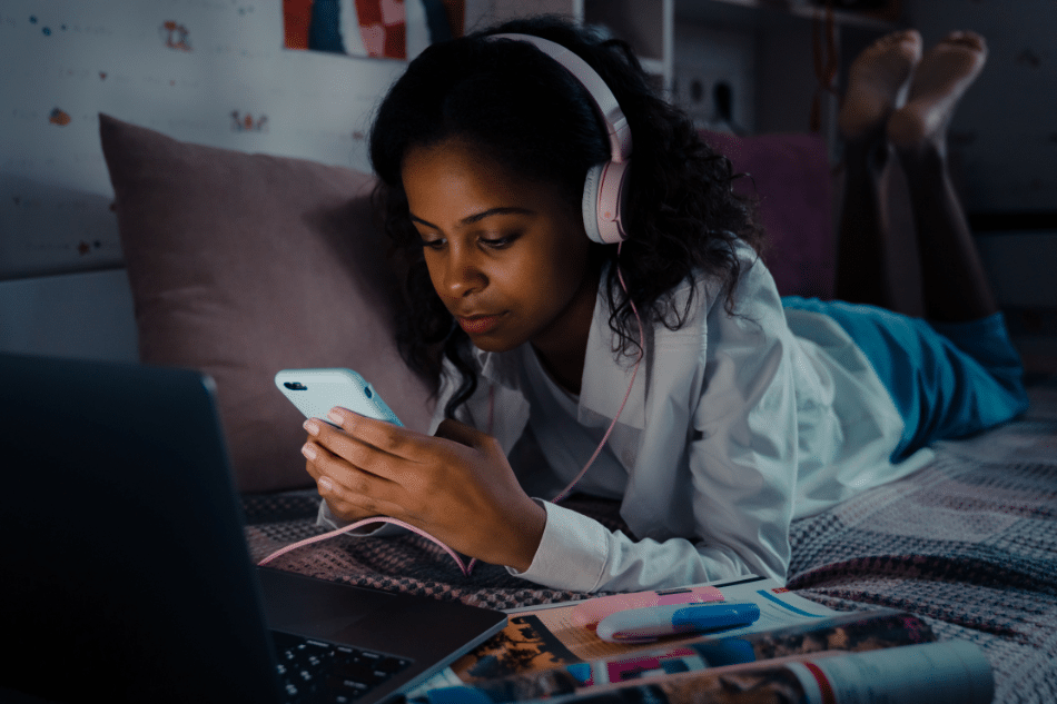 Signs of Relationship Addiction in Teens