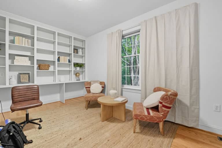 Mission-Prep-Teen-Mental-Healthcare-Oak-Bucket-House-Virginia-group-rooms (4)