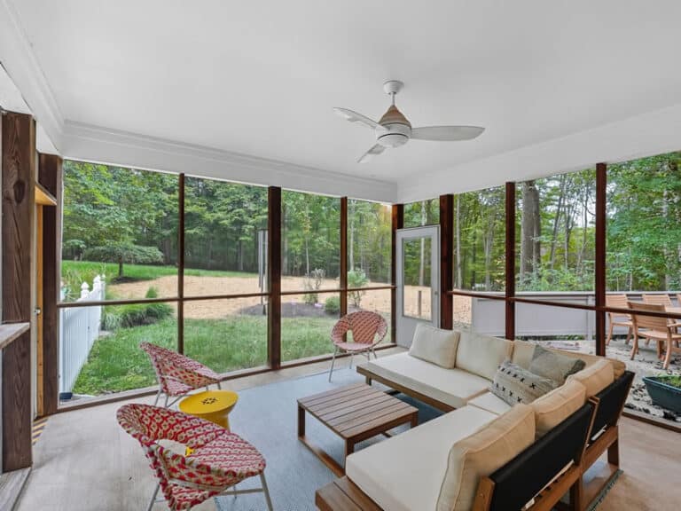 Mission-Prep-Teen-Mental-Healthcare-Oak-Bucket-House-Virginia-lounge-areas (5)