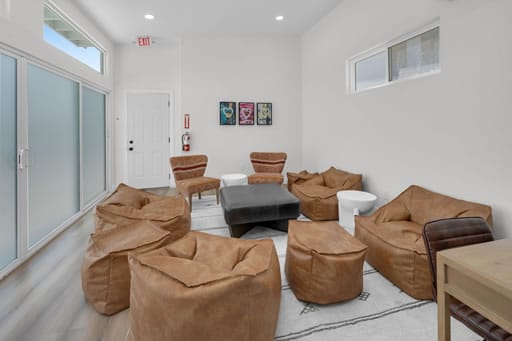 mission-prep-teen-mental-health-treatment-la-reina-group-rooms (2)