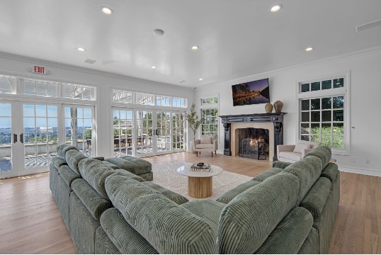 Mission Prep teen mental health facility with a peaceful living room and shared dining area, providing a home-like environment for adolescents recovering from overstimulation and related conditions.